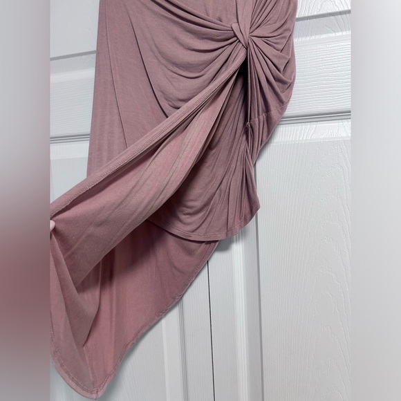 Asymmetrical Skirt - Picture 3 of 4